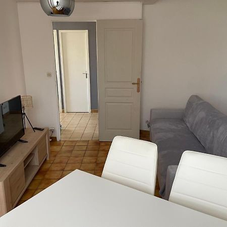 Charmant T2 au 1er dans résidence avec parc arboré Saint-Pierre-le-Moûtier Exterior foto